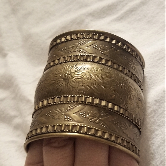 Vintage, wide cuff bracelet - Picture 5 of 6